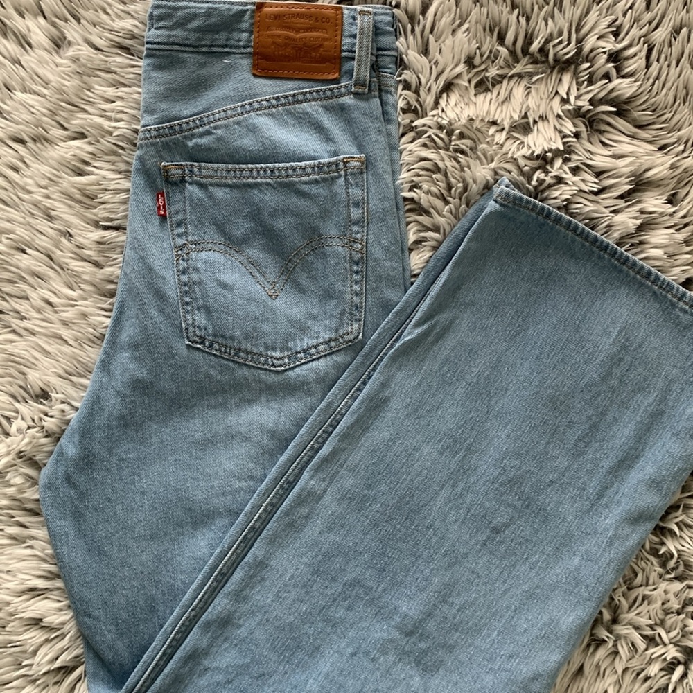 Levi's Light Blue High-Rise Wide Leg Jeans - Picture 15 of 15
